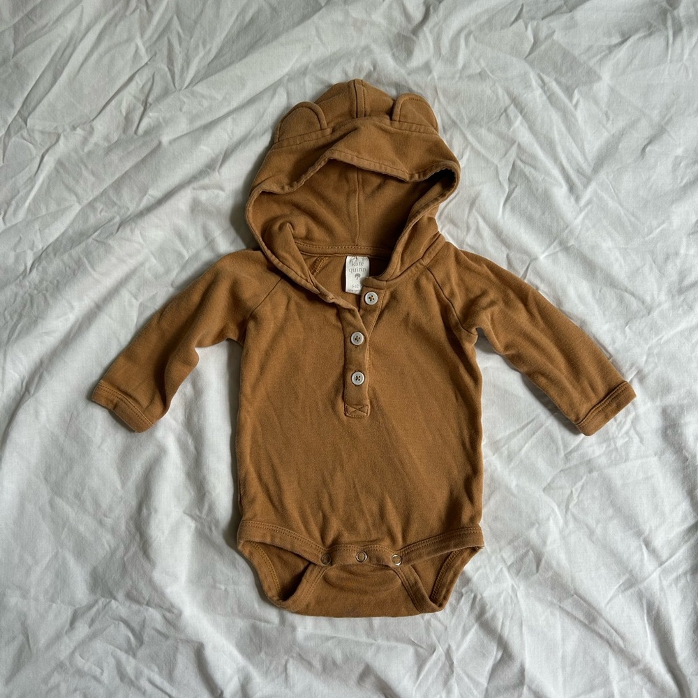 Kate Quinn Tan Organic Cotton Hooded Baby Bodysuit
